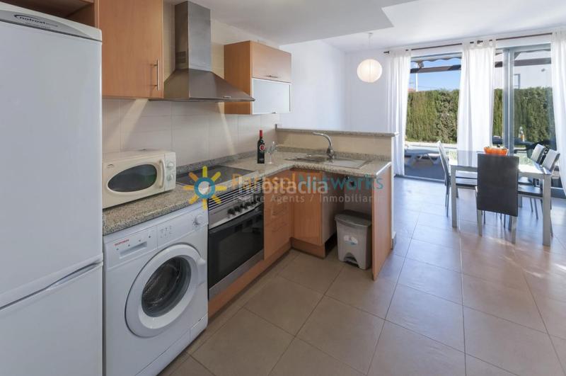 Foto 037c9aad-1643-41fc-8a00-ec1251e42ccf. Rent semi detached house with parking pool in Oliva nova Oliva
