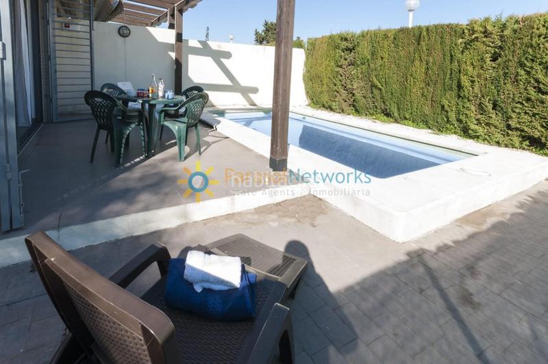 Foto 20d27174-9dc0-466f-bfd5-fba4198a970e. Rent semi detached house with parking pool in Oliva nova Oliva