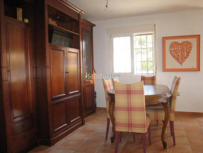 Foto 60394969-9036-4a50-bc14-3f2681dbb35c. Chalet mit heizung parking in Oliva pueblo Oliva