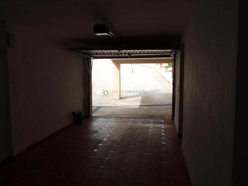 Foto e133e26a-3b47-40aa-8425-369355979663. Chalet mit heizung parking in Oliva pueblo Oliva