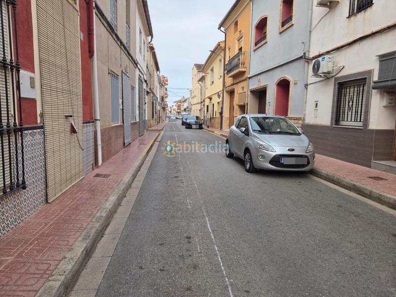 Foto 9f1446cf-eaaf-46d8-ba7c-2a1f87680363. Casa aparellada amb xemeneia a Alcàntera de Xúquer