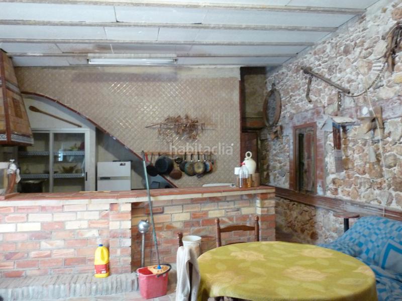 Foto 54e9c63a-a380-4f1b-9214-ecc78abff8e6. Masia amb xemeneia aparcament a Pego