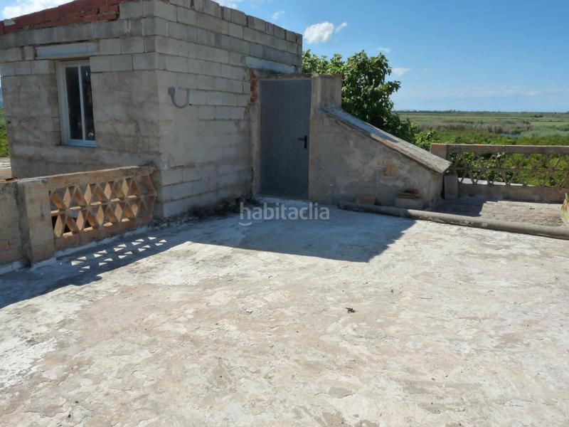 Foto 5cffe8f2-9dff-4440-b86e-0b4aa5631200. Masia amb xemeneia aparcament a Pego