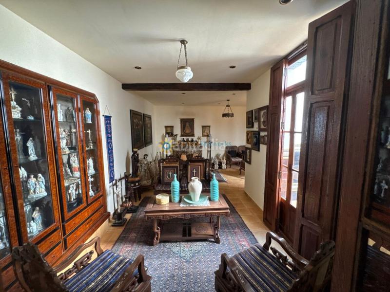 Foto 9e8455d2-d165-4e3b-ad11-07e3d6d90005. Doppelhaus mit kamin in Rafelcofer