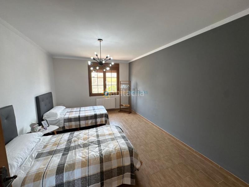 Foto 41bc4cbb-e257-4a86-bfb4-5915653896d5. Chalet mit parking pool in Piles