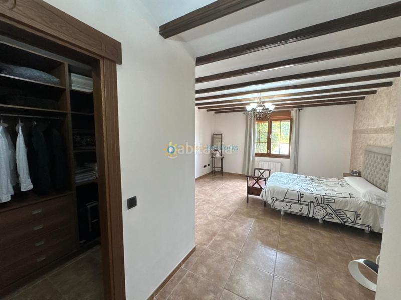 Foto d2f41081-642e-4a42-a2bc-9524ea4361f5. Chalet mit parking pool in Piles