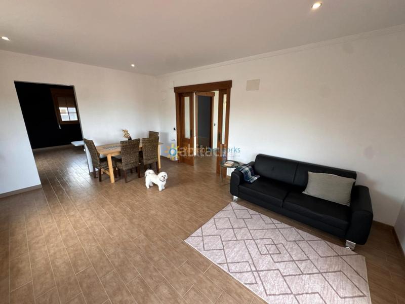 Foto e18e3fb9-801b-42c6-b966-a9a85629abd8. Chalet mit parking pool in Piles