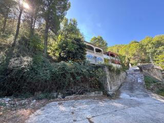 Chalet à Villalonga. Chalet pareado en zona de montaña