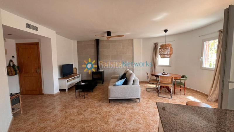 Foto a18ae535-9d03-49f3-859e-ac3ede869847. Location appartement avec cheminée chauffage parking piscine dans Oliva