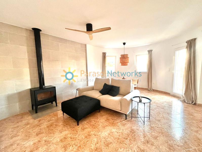 Foto b7056f53-4722-4885-b8b4-7fddd17d5f79. Location appartement avec cheminée chauffage parking piscine dans Oliva