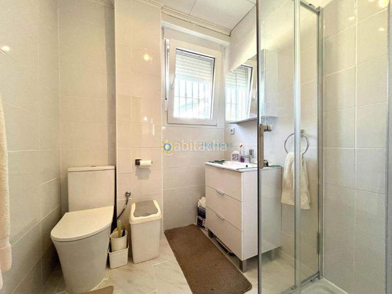 Foto 2f3e7474-d994-4755-9596-8caca6ab4f3d. Chalet avec cheminée piscine dans Olleria (l´)