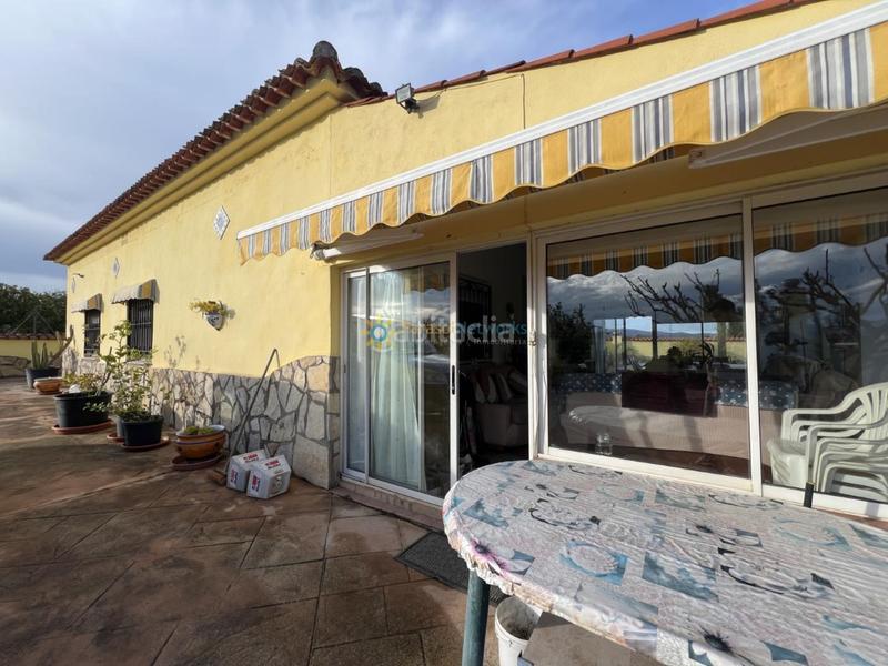 Foto 6da27246-e7fc-4716-ae75-ba8c650c47dd. Chalet avec cheminée piscine dans Olleria (l´)