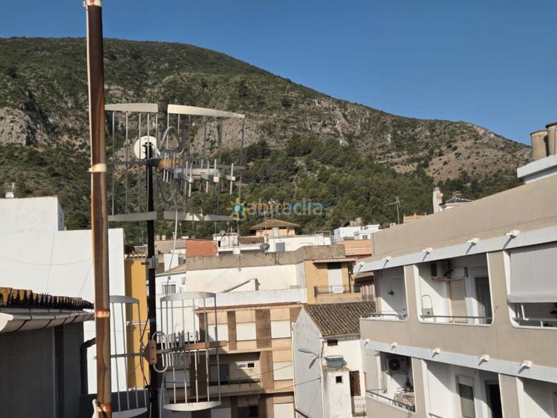 Foto 23a7a0e8-a9a1-4abd-9ff7-7c85928fd237. Casa bifamiliare con parcheggio in Simat de la Valldigna