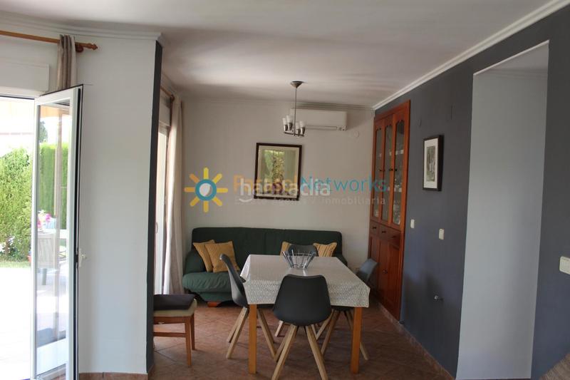 Foto f49f14a0-f749-4607-b6da-773e28544309. Lloguer xalet amb aparcament piscina a Oliva nova Oliva