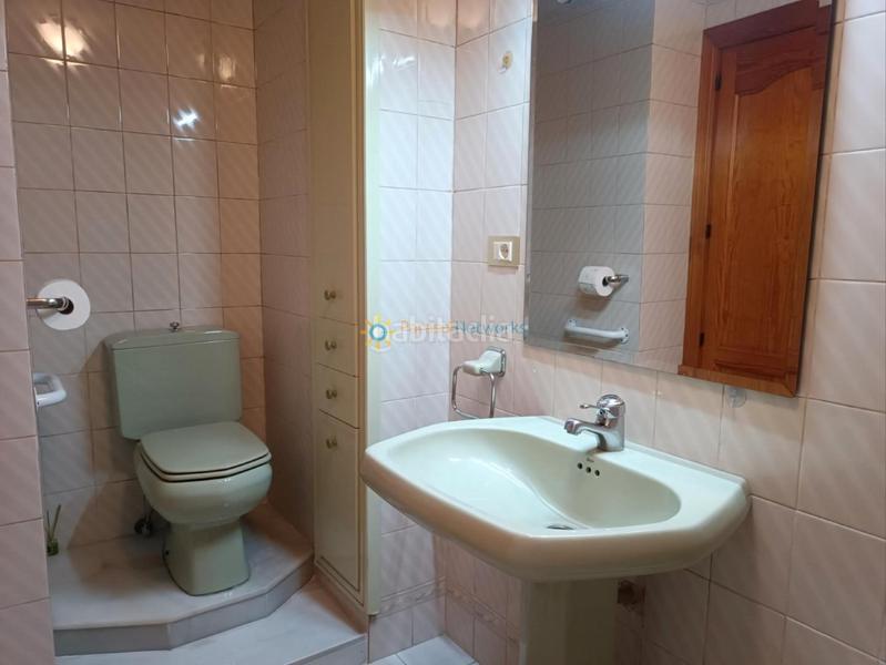 Foto 1133ba92-ab9e-4edc-beb7-ee80e3fa301e. Casa aparellada amb xemeneia calefacció aparcament a Oliva