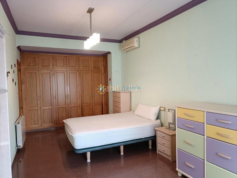 Foto 53ab6e12-3268-41bc-ac5e-64a4dddaa95e. Casa pareada en Oliva pueblo Oliva