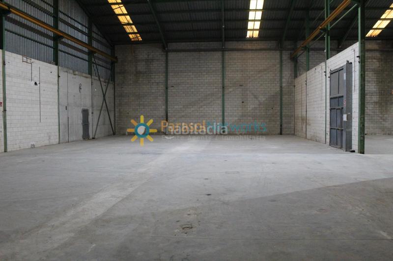 Foto 364bb9f0-0f02-47ef-a850-c4756ceb1a17. Location bâtiment à usage industriel dans Oliva playa Oliva