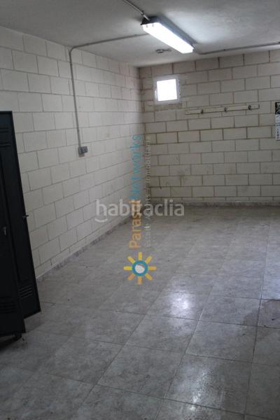 Foto ce14219a-ff80-45fb-9f9c-a942ff5a53bc. Location bâtiment à usage industriel dans Oliva playa Oliva