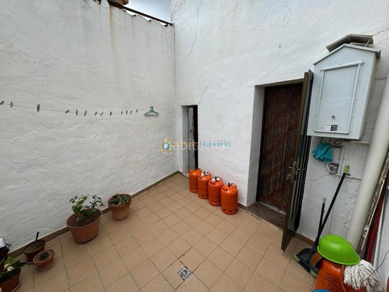 Foto e31dee70-8927-423d-b875-872d4d1d4ae2. Casa pareada en Oliva pueblo Oliva