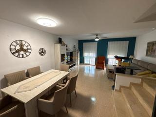 Semi detached house in Piles