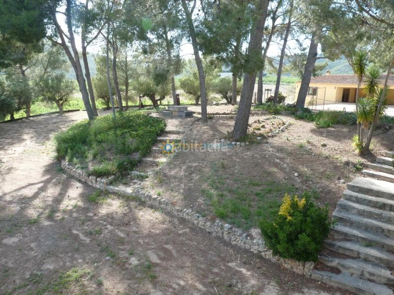 Foto a1364b67-6912-483d-ad11-7dd82092ded7. Masia amb xemeneia calefacció aparcament a Sant Rafael Ontinyent