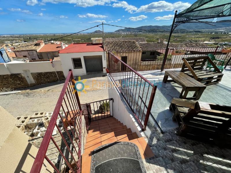 Foto 0a708b2d-74c4-4899-812e-fbc24e077ca7. Edificio negocio con vivienda en Ador