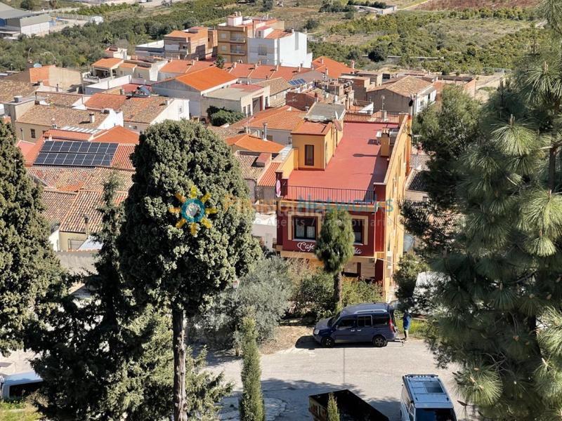 Foto 28f83f80-cf28-41f4-a7a6-4fc669e6829c. Edificio negocio con vivienda en Ador