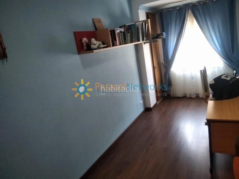 Foto 4bc17a64-edb5-4c88-8c1d-e2ff0a1cadde. Edificio negocio con vivienda en Ador