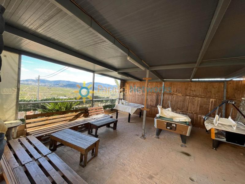 Foto a43da39a-bbe9-4fae-9588-2fb9005b79bf. Edificio negocio con vivienda en Ador