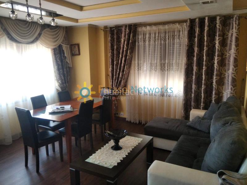 Foto aafc0ff7-d239-4c1f-9360-b1b77fa97bfd. Edificio negocio con vivienda en Ador