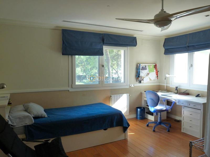 Foto 81b46d0e-00cb-49fd-a937-60f0aaa58278. Chalet en Urbanizaciones Gandia