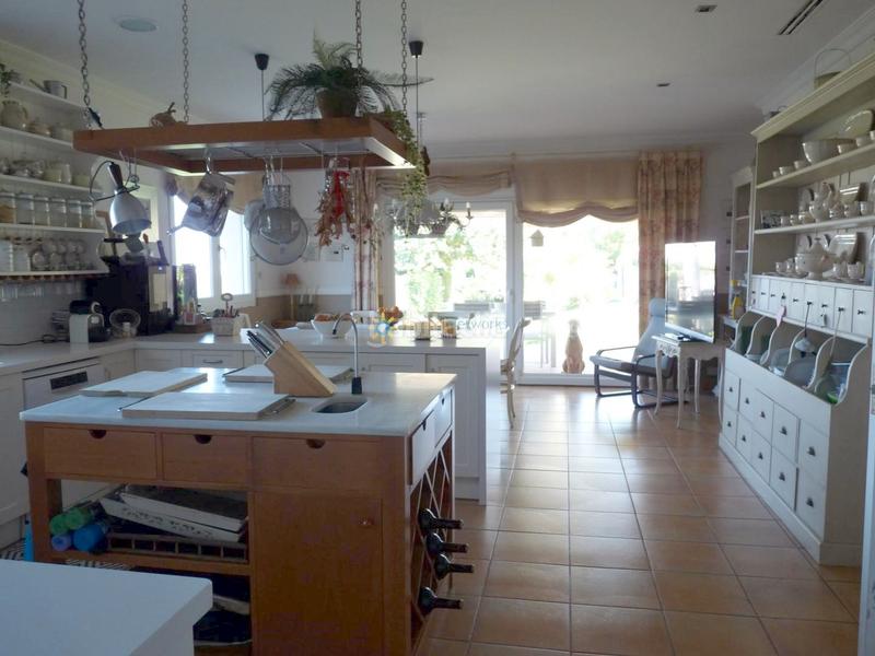 Foto e72eace5-c61e-4fad-a856-3aeb482bb99c. Chalet en Urbanizaciones Gandia