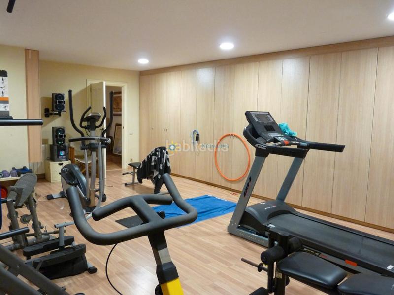 Foto f2e31501-53fa-42dc-bb8f-3c7f9a30fef9. Chalet en Urbanizaciones Gandia