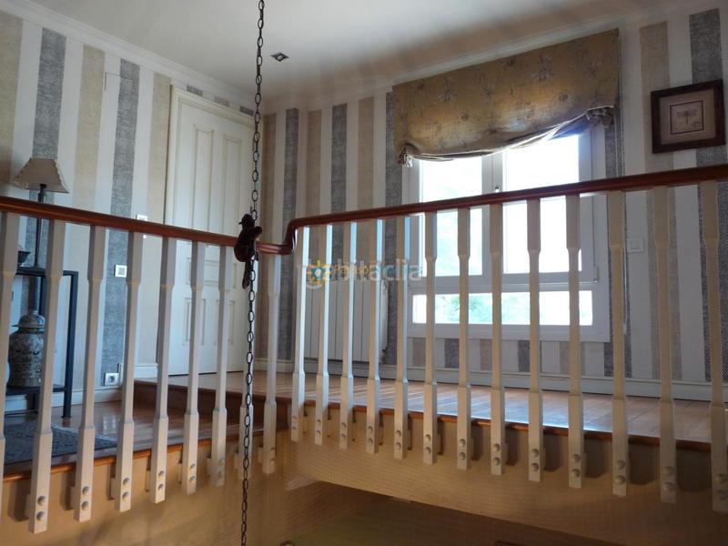 Foto 36330bab-b0fd-49c7-8b0a-baeaab386b1f. Chalet con camino riscaldamento parcheggio piscina in Gandia