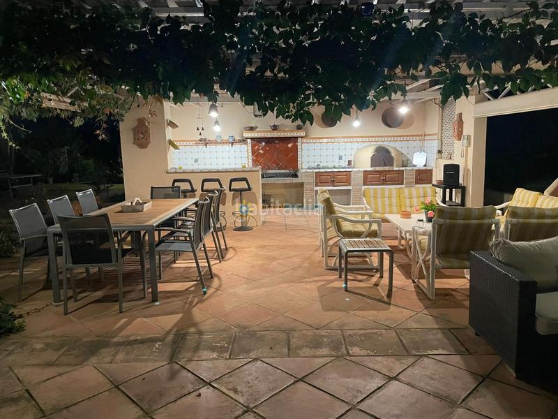 Foto 145191e0-8f78-40d8-99dd-361a845e43f0. Xalet amb xemeneia calefacció aparcament piscina a Gandia