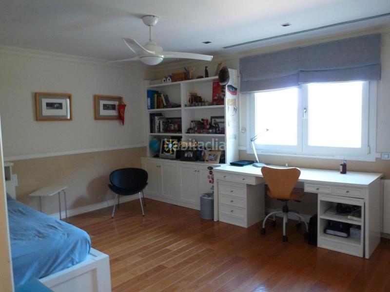 Foto 86b6948e-36ff-4a98-ab32-0e411a820bd6. Xalet amb xemeneia calefacció aparcament piscina a Gandia