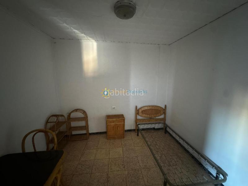 Foto 0f1fc1a0-176e-4360-a6fe-098908318f3f. Édifice dans Almoines