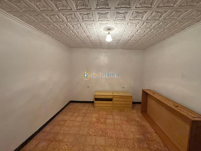 Foto 1c2a7836-7d0c-44db-93a5-0da5fcbc1991. Édifice dans Almoines