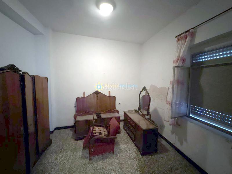 Foto 310ea5f6-e6dc-42cb-a7fa-1819c81154ff. Édifice dans Almoines