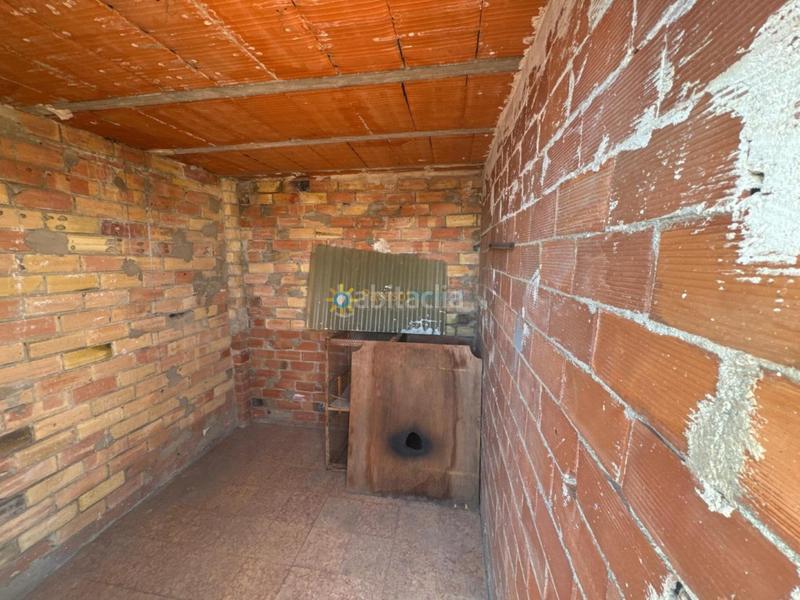 Foto 4ece889a-19e8-4b09-a813-f1875a2dcee6. Édifice dans Almoines