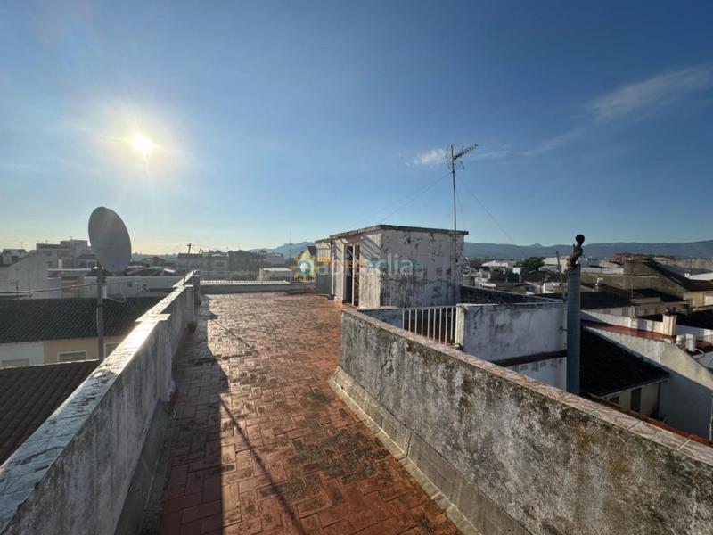 Foto 5efafb0e-42d8-42f9-80f1-7bdd4b3baabf. Édifice dans Almoines