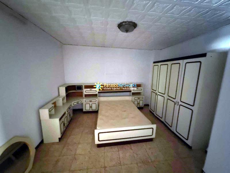 Foto a3a535c2-2441-436d-8f61-f06f9d8cebf6. Édifice dans Almoines