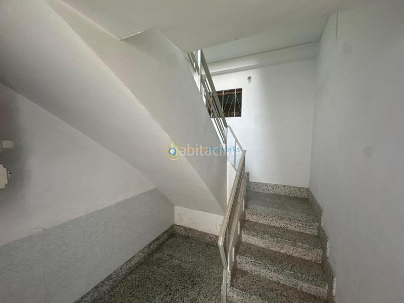 Foto b727bc40-0655-4ca3-bc5c-2976801e9e01. Édifice dans Almoines