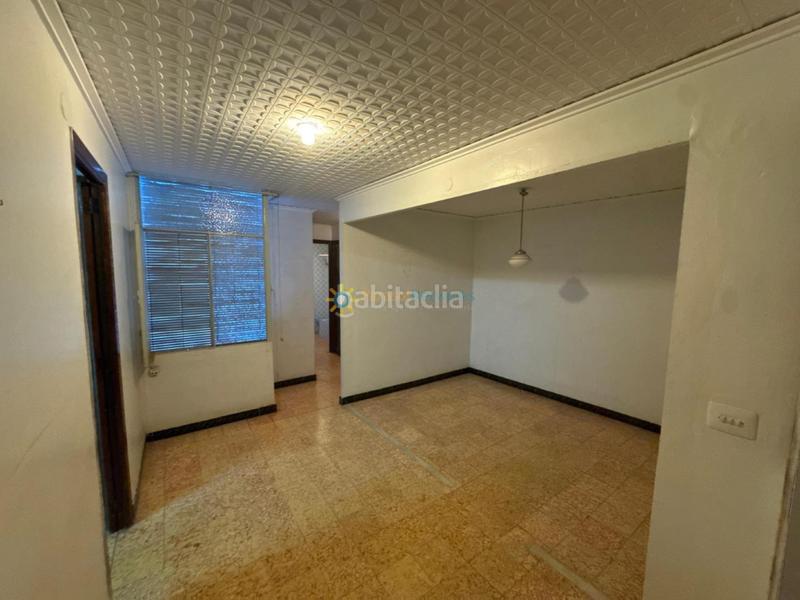 Foto fdfa24bb-55b5-4f2d-812d-e33eea73dd08. Édifice dans Almoines