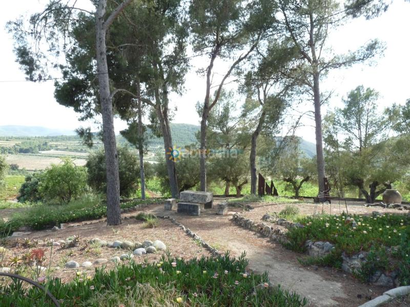 Foto b5e7c99d-d61e-47d2-ab18-d5a3b85d13ff. Masia amb xemeneia calefacció aparcament a Sant Rafael Ontinyent