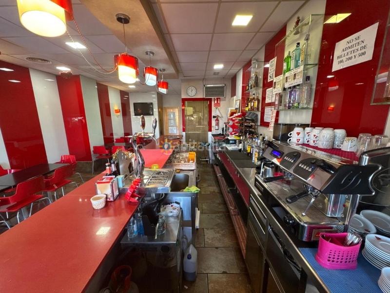 Foto a6829fe2-4aef-43a2-ab7c-55b8d6aaafed. Local comercial bar- cafeteria en Oliva pueblo Oliva