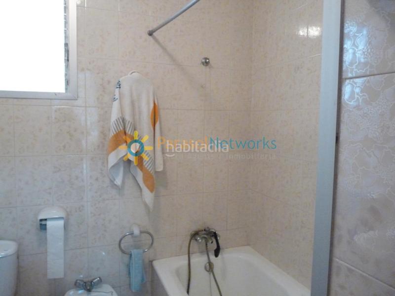 Foto b1edacb4-e6f9-42cf-a4a2-2c54719c6af3. Locale commerciale in Piles