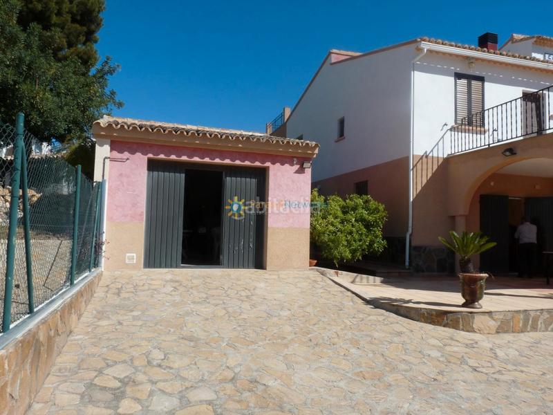 Foto 81ce6393-9b71-46ef-9f5f-69b12150dce1. Chalet avec cheminée chauffage parking piscine dans Font d´en Carròs (la)