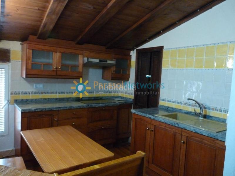 Foto 481c2d51-81bb-4d7d-8478-a1fc0ef1f5db. Gebäude mit pool in Palomar