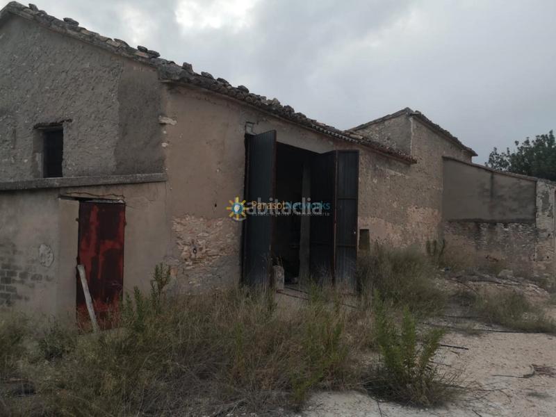 Foto 8b2c8b67-03b8-4958-8ce6-9181e263123b. Masia amb aparcament a Albaida